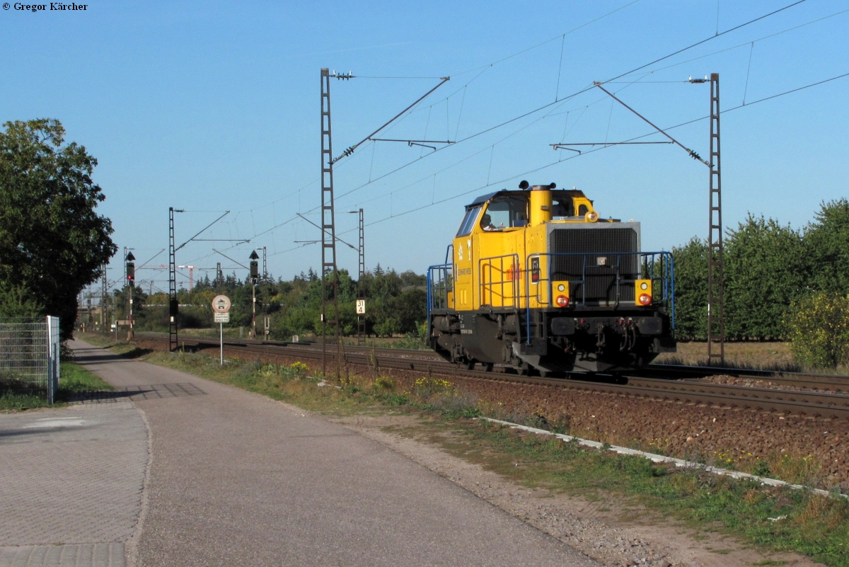 Eine Diesellok von der Firma Leonhard Weiß bei Wiesental Richtung Süden am 30.09.2011.