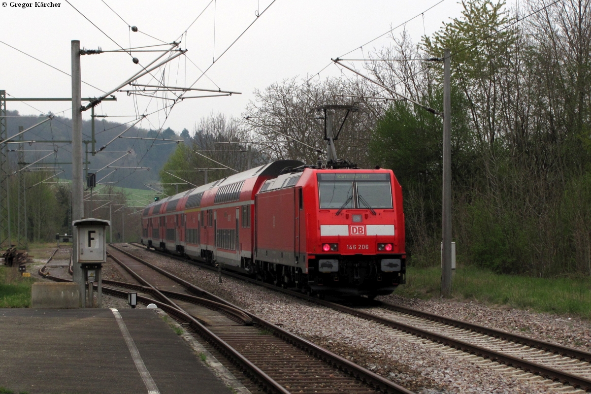 Rückschuss auf die 146 206 im Bahnhof Wössingen, 15.04.2012.