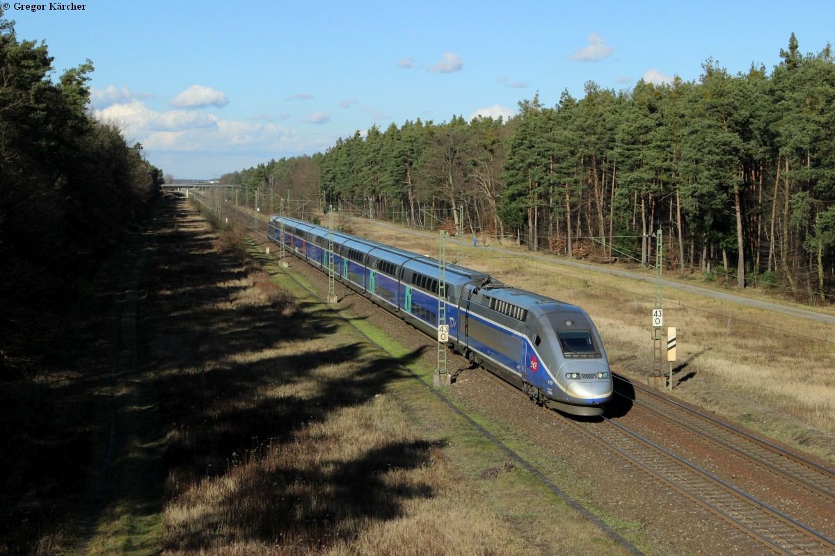 TGV Triebzug 4719 auf dem Weg nach Marseille bei Graben-Neudorf, 17.02.2014.