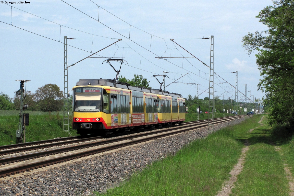 TW 920 und TW 9** am Vorsignal der BK Basheide bei Forchheim, 19.05.2012.