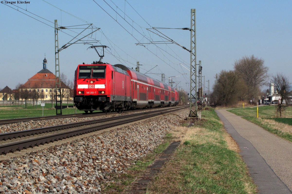 Und wieder grüßt das Stuttgarter Sandwich. 146 202 und unbekannte Schwesterlok mit dem RE nach Stuttgart bei Kronau, 21.03.2012.