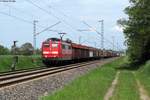 Schon 2012 eher selten auf der Rheintalbahn anzutreffen war die Baureihe 151. Am 19.05.2012 zog die 151 008 einen gemischten Güterzug Richtung Süden und wurde am Vorsignal der BK Basheide bei Forchheim fotografiert.