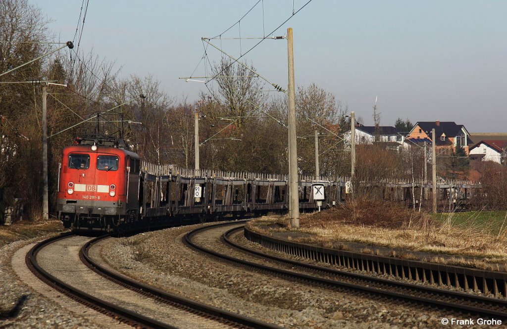 DB 140 291-6 mit leerem Ganzzug Autotransportwagen in Richtung M�nchen, KBS 930 Regensburg - M�nchen, fotografiert bei Kl�ham am 17.01.2011