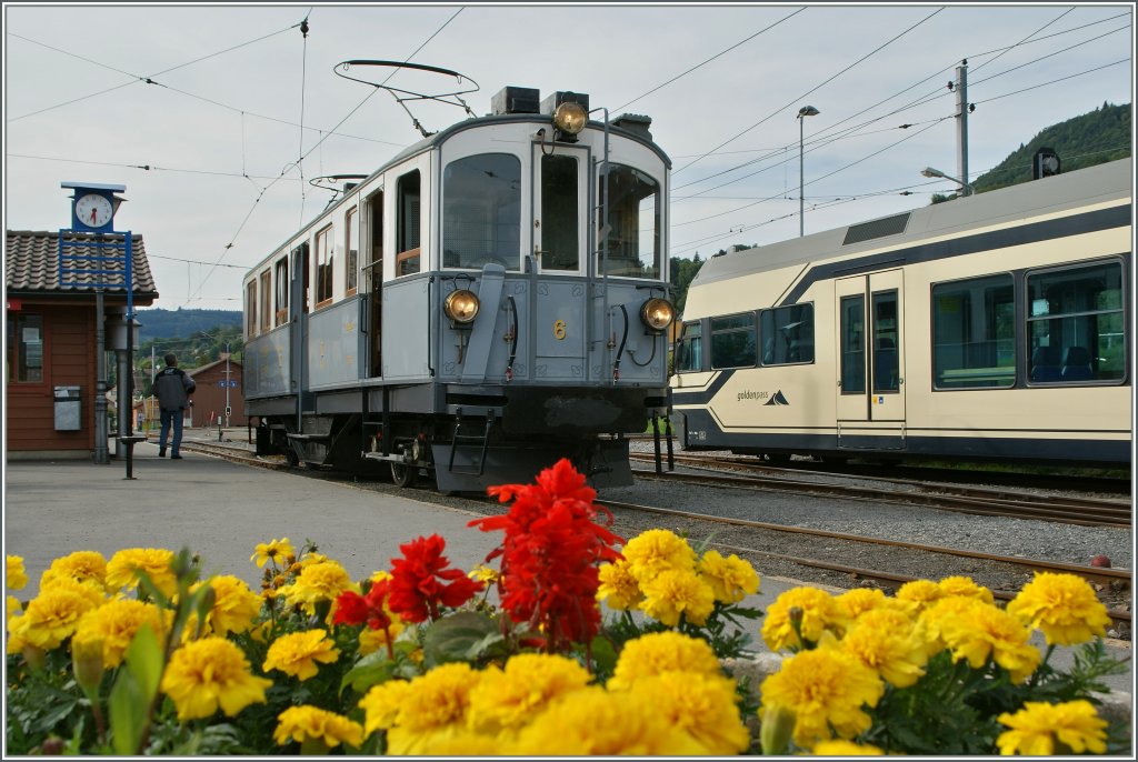 Der BCFeh 4/4 N� 6 ex- Monthey-Chmp�ray-Morgins/AOMC bei der Blonay-Chmby Bahn in Blonay. 
Der 13.6 lange Triebwagen erreicht mit 380 PS eine H�chstgeschwindigkeit vom 25 km/h und wurde 1908 bei SLM Winterthur/SIG Neuhausen und Alioth M�nchenstein gebaut. 
   