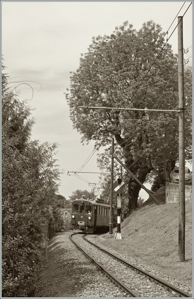 Der  (es) RhB ABe 4/4 n� 35 unterwegs nach Chamby bei der  Hippschen Wendescheibe  die als Einfahrtsignal von Blonay (B-C) dient.20 Mai 2012