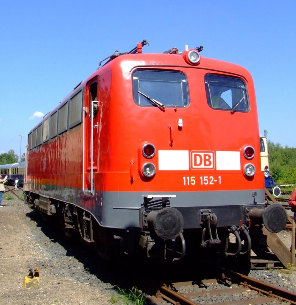Die 115 152-1 (die erste E10, die die Zulassung erhielt )am 14.08.2010 im Rheinischen Industriebahn- Museum (RIM) in K�ln. Die Lok wurde 1957 unter der Fabrik-Nr. 18223 von Krauss-Maffei und elektr. von den Siemens-Schuckert Werk gebaut, die Z-Stellung erfolgte am 23.06.2009.