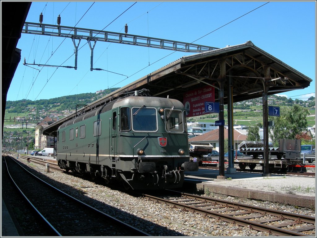 Die noch gr�ne Re 6/6 11546 in Vevey. 
9. Juli 2012