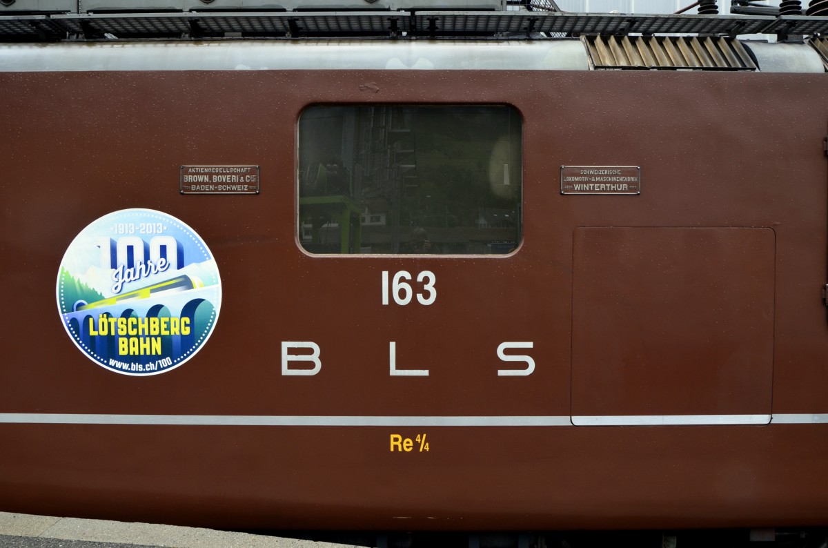 100 Jahe BLS: Jubil�umslogo an der Re 4/4 163