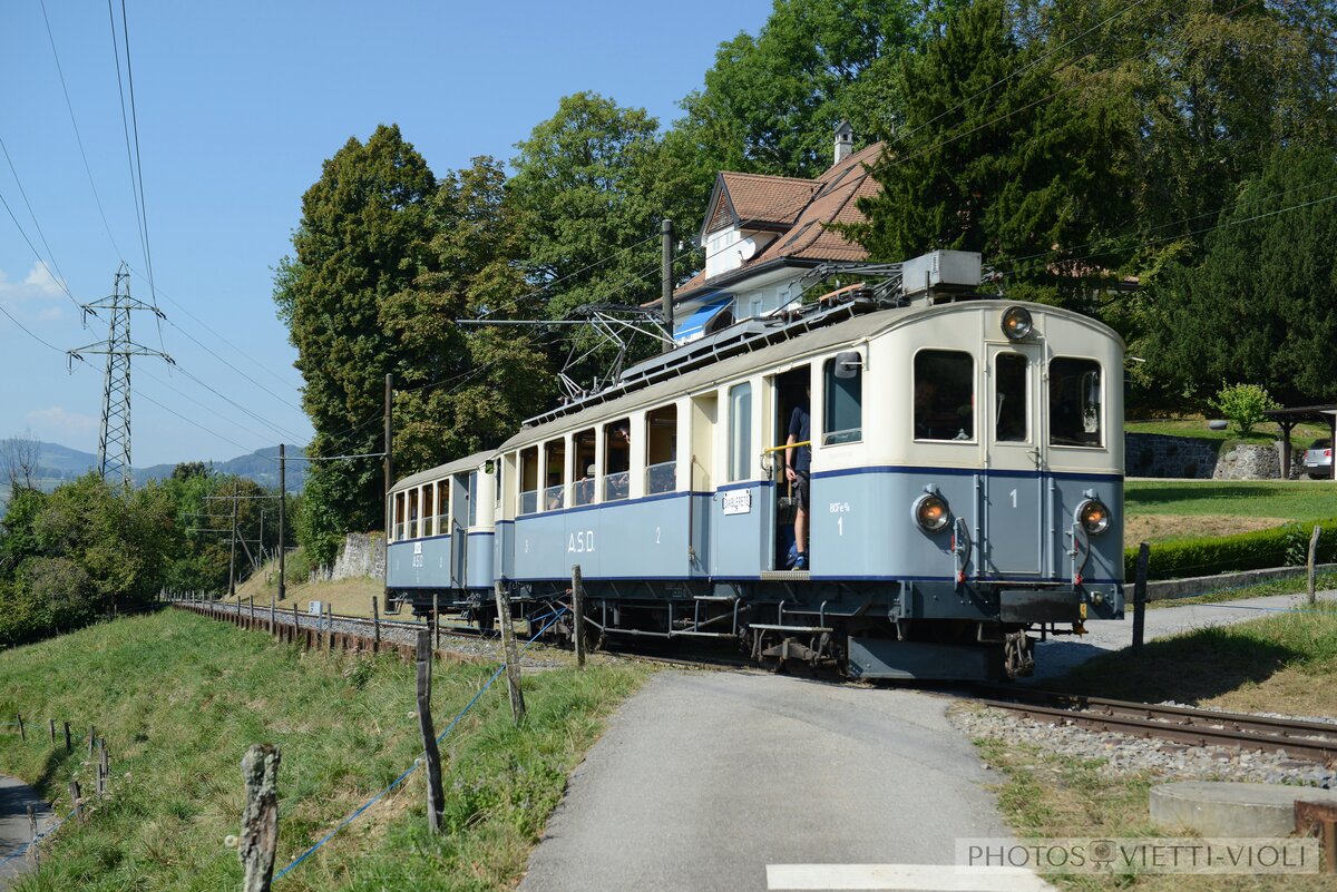 2023-09-09, BC ASD.Rte de Joli Bois
Automotrice BCFe 4/4 1 [Le TransOrmonan]
sur le réseau du chemin de fer musée Blonay Chamby pour Chablais en fête

[Photos converties]
Si la photo vous intéresse merci de me contacter
photos-vietti-violi@ik.me