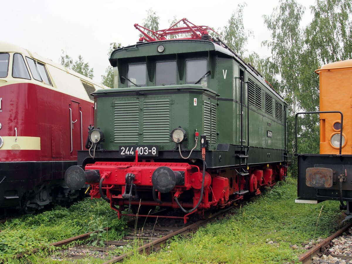 244 103-8 im Eisenbahnmuseum Weimar am 05.08.2016.