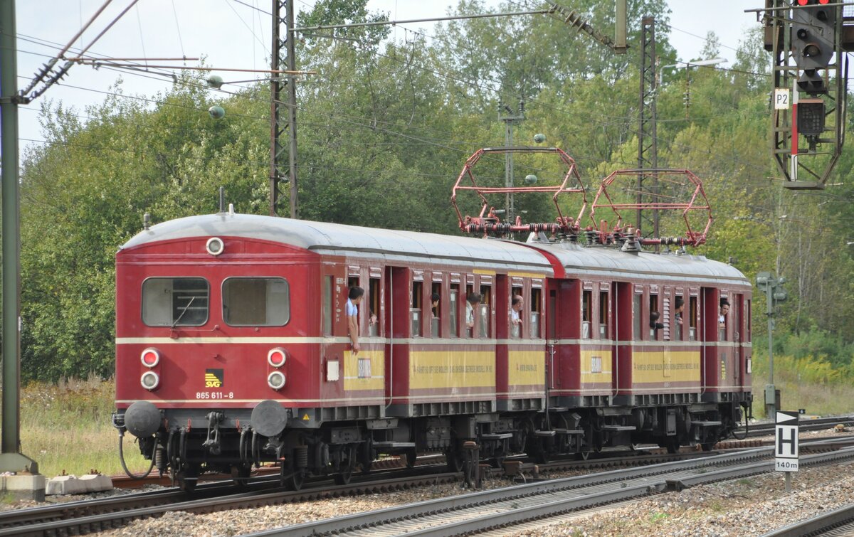 465 005-7 und 865 611-8 ex S-Bahn Stuttgart in Amstettenam 17.09.2011.