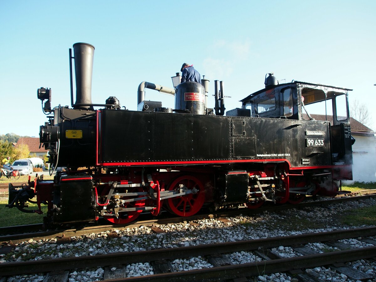 99 633 das Öchsle in Ochsenhausen am 24.10.2021.