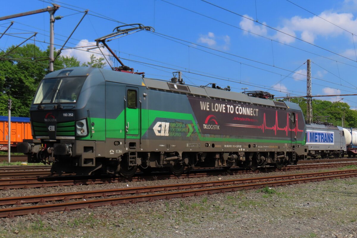 Am 26 April 2025 wird TX Log 193 252 vom offenbarer Stelle in Bad Bentheim fotografiert.