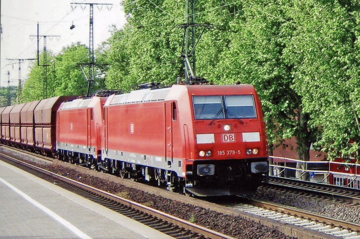 Am 27 September 2010 passiert 185 379 samt Kohlezug K�ln S�d. 