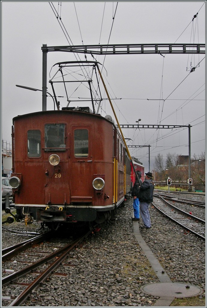 Aufgeb�glet sieht die BOB HGe 3/3 29 schon weit besser aus; nur ob sie dies will weiss sie noch nicht so recht.
Vevey, den 20. Dez. 2013
