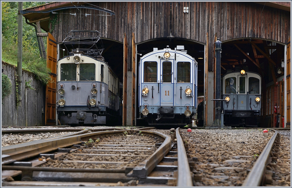 Blonay-Chamby Triebwagen in Chaulin: Der LEB ABFe 2/4 10, der MOB N�11 und der MCM N�6.
17. Sept. 2017