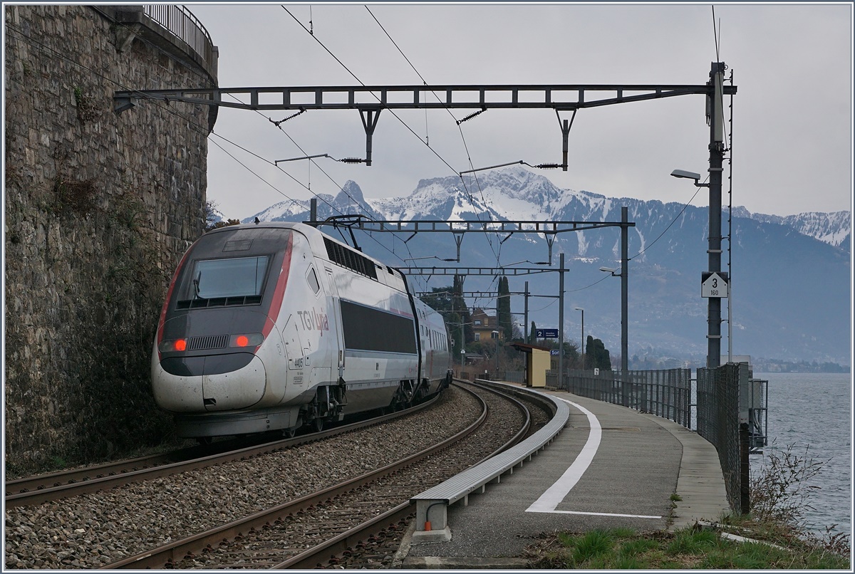 Da fährt er nun, der letzte TGV Lyria von Paris Gare de Lyon nach Brig...
Bei St-Saphorin, den 4. März 2017