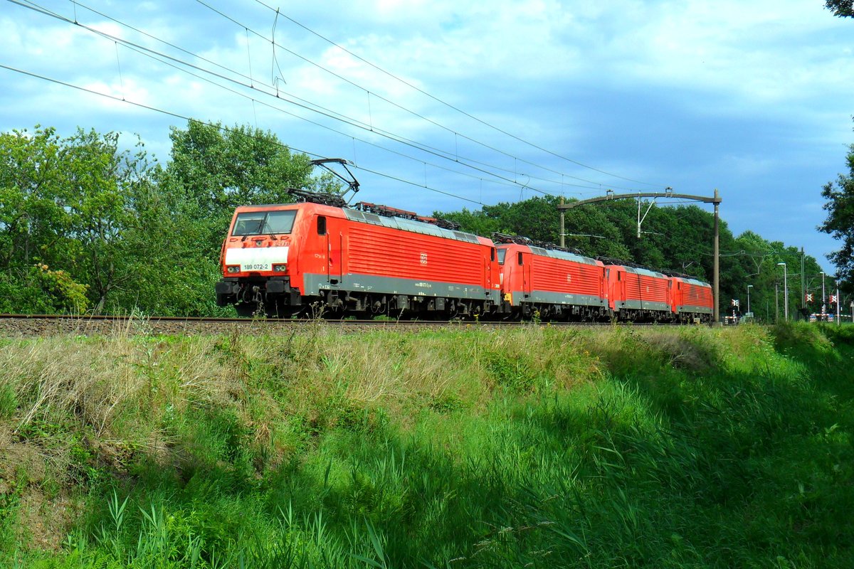 DB 189 072 zieht ein Lokzug durch Tilburg Oude warande am 30 Juli 2019. 