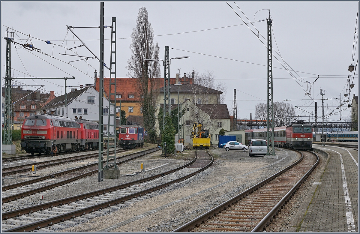DB V 218, SBB Re 4/4 II und eine ÖBB 1144 zeigen sich auf diesem Bild von Lindau. 

14. März 2019