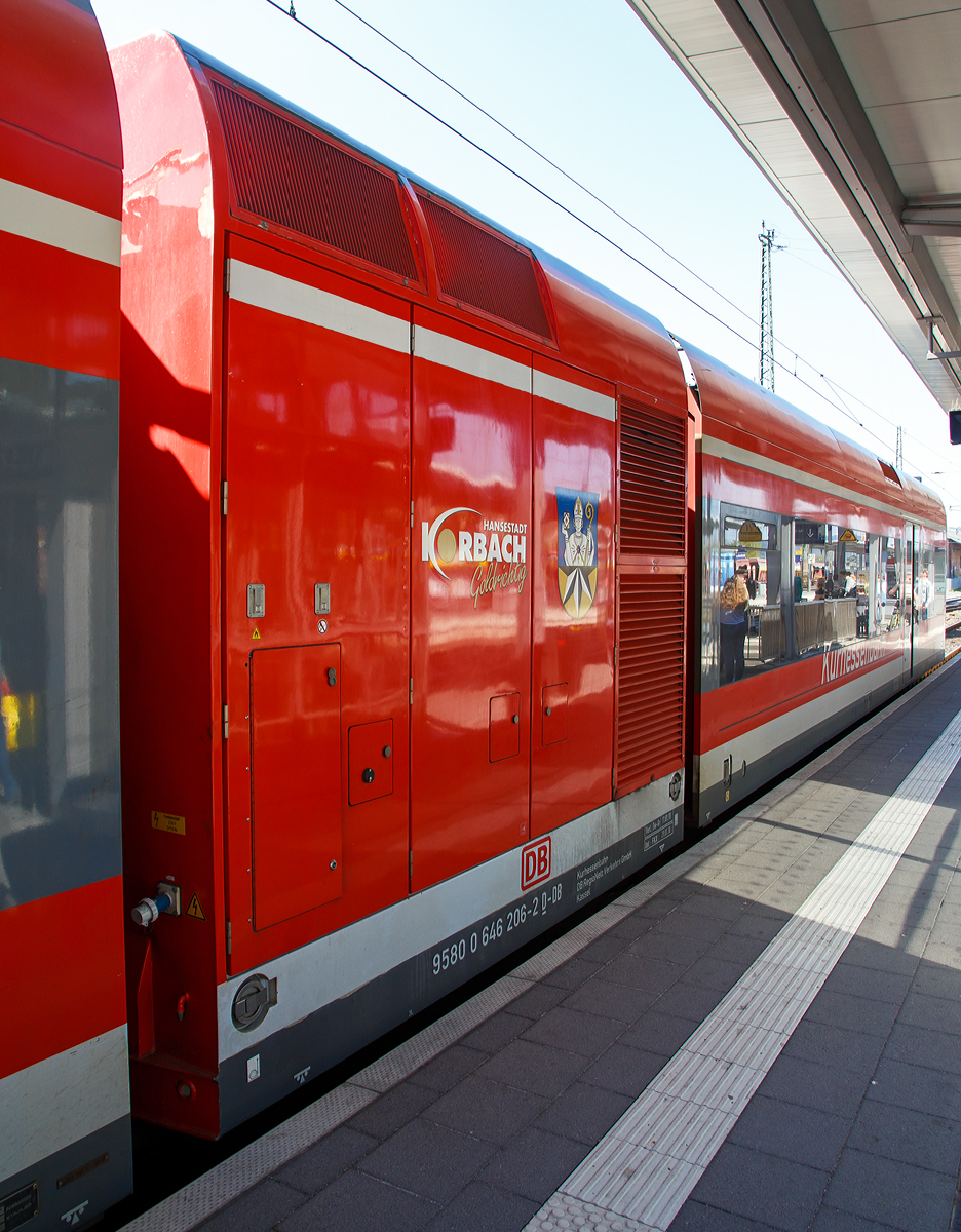 
Der Antriebscontainer (95 80 0646 206-2 D-DB) vom Stadler GTW 2/6  Hansestadt Korbach  am 09.04.2017 im Bahnhof Marburg an der Lahn.