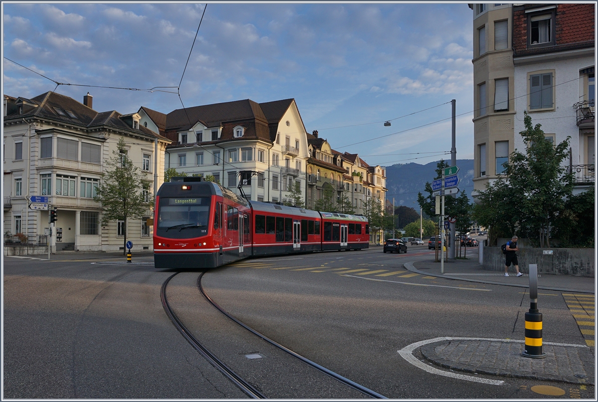 Der asm Be 4/8 111  Jupiter  erreicht von Langenthal kommend sein Ziel Solothurn.

10. August 2020
