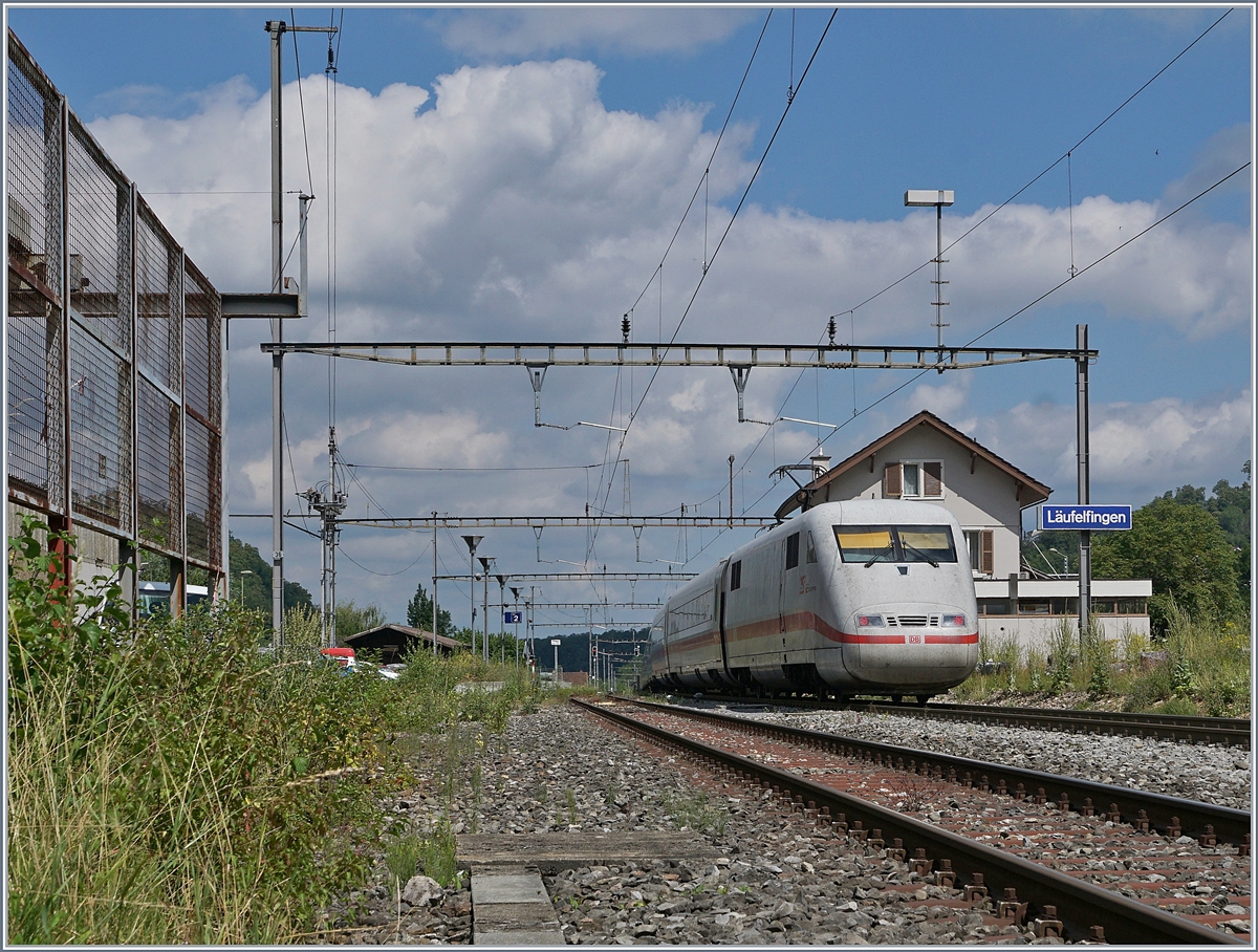 Der ICE 10278 auf seiner Fahrt von Interlaken Ost nach Berlin Ostbahnhof bei der Durchfahrt in Läufelfingen.
11. Juli 2018