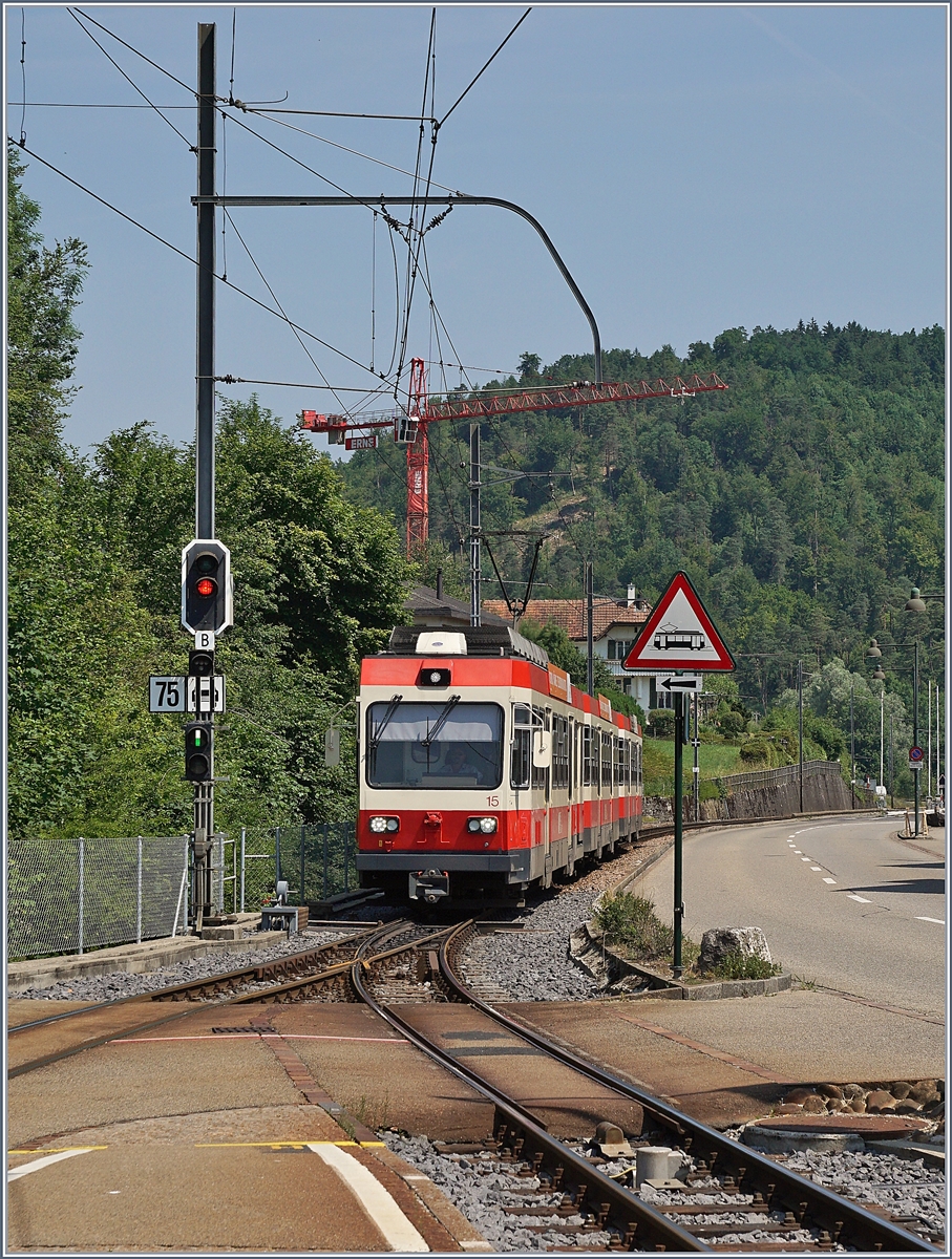 Der WB BDe 4/4 15 erreicht mit seine Zug nach Waldenburg den Bahnhof Oberdorf.
22. Juni 2017