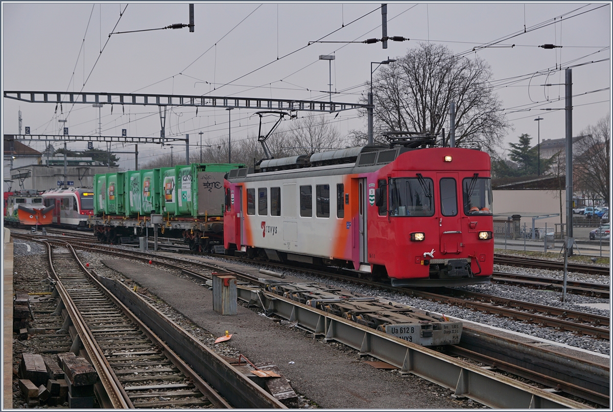 Der YSteC / Travys Be 4/4 N° 1 wartet in Yverdon auf die Abfahrt nach Ste-Croix.
14. Feb. 2017