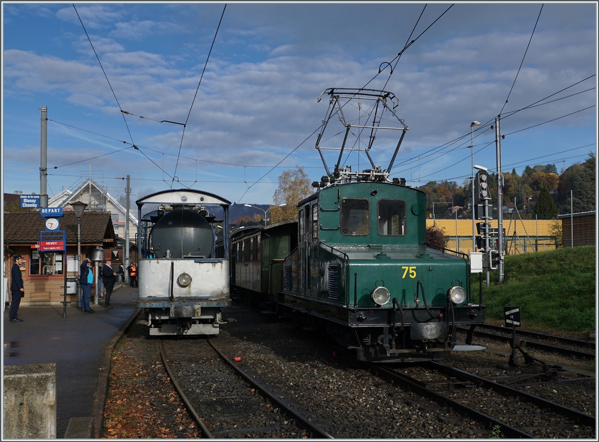 Die Blonay-Chamby Bahn +GF+ Ge 4/4 N° 75 (Baujahr 1913) rangiert in Blonay. 

31. Okt. 2021