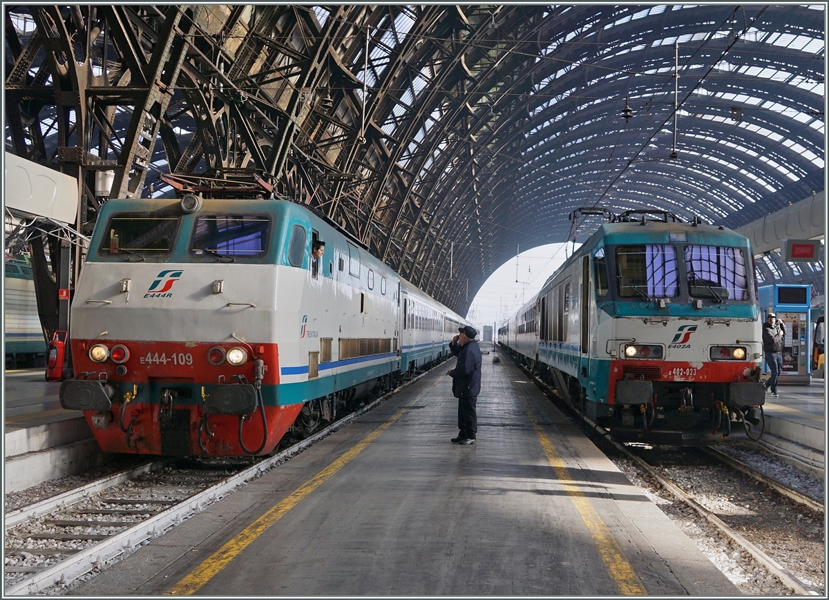 Die FS trenitalia E 444 109 und E 402 023 in Milano Centrale. 
1. März 2016