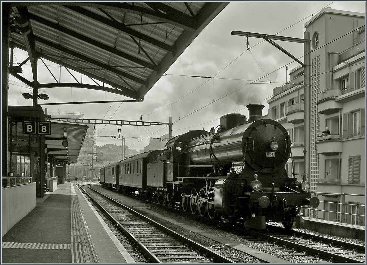 Die mächtige C 5/6 2978  Elefant  mit einem Extrazug in Lausanne.
2. Sept. 2012