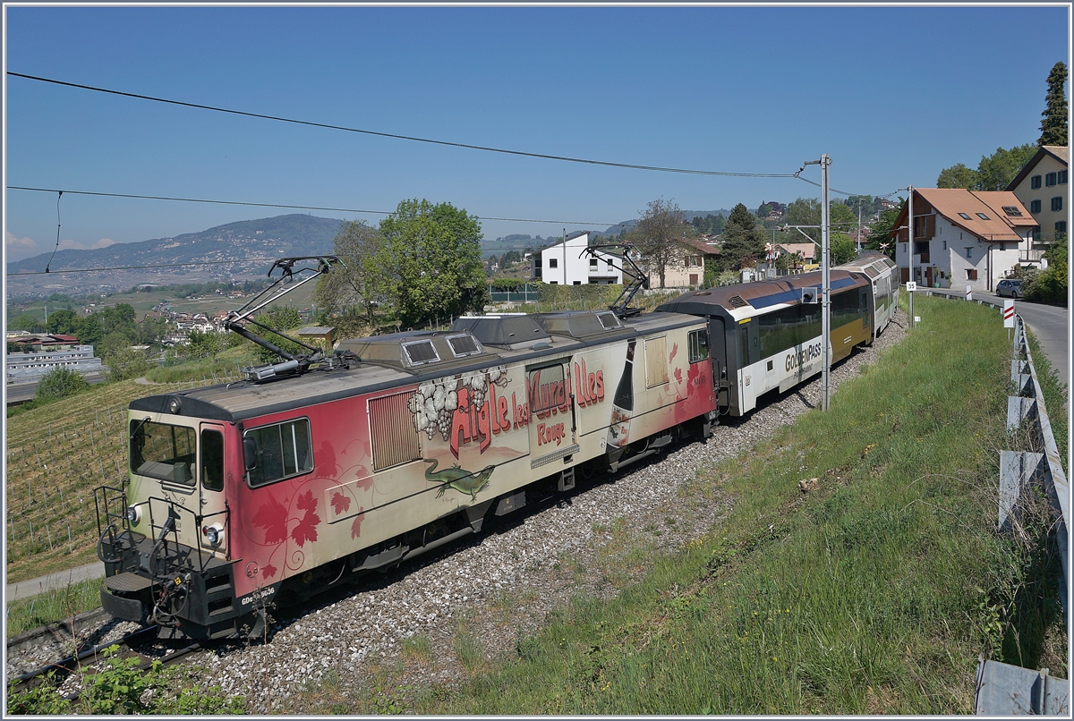 Die MOB GDe 4/4 6006  Aigles les Murailles  auf der Fahrt durch die Weinberge oberhalb von Montreux bei Planchamp. 

22. April 2020
