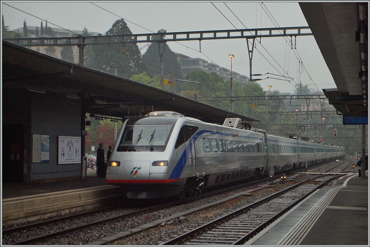 Ein FS ETR 470 als EC 305 von Z�rich nach Rho Fiera Expo Milano 2015 beim Halt in Lugano. 1. Mai 2014
