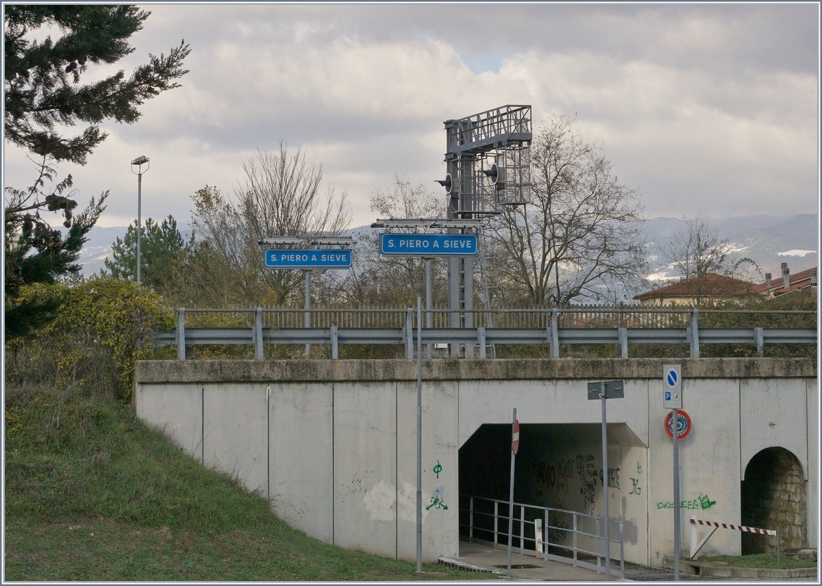 Ein kleine Landstation zwischen Firenze und Borgo San Lorenzo: S Piero a Sieve. 

14. Nov. 2017
 