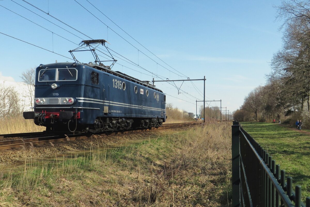 Eine kleine Surprise war am 6 März 2022 Fairtrains 1315 beim Solofahrt durch Alverna. Dieser Lok wird von HSL gemietet für ein Güterzug, der in Bad Bentheim übernommen wird.