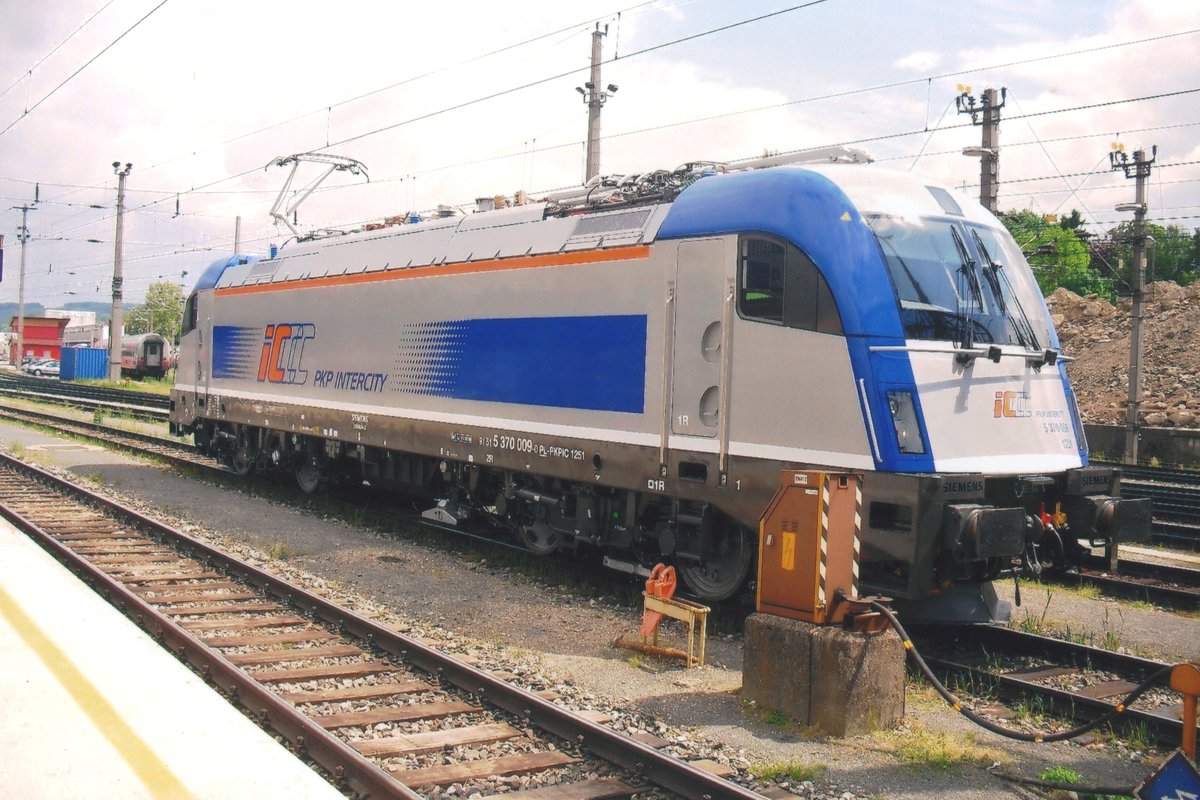 Polenhusar in �sterreich! Nicht der P�lnische K�nig Jan III Sobieskie am 12.September 1683 bevor der Schlacht am Kahlenberg sondern ein Probefahrt f�r EU44/183/370 009 in Salzburg Hbf am 29 Mai 2009.