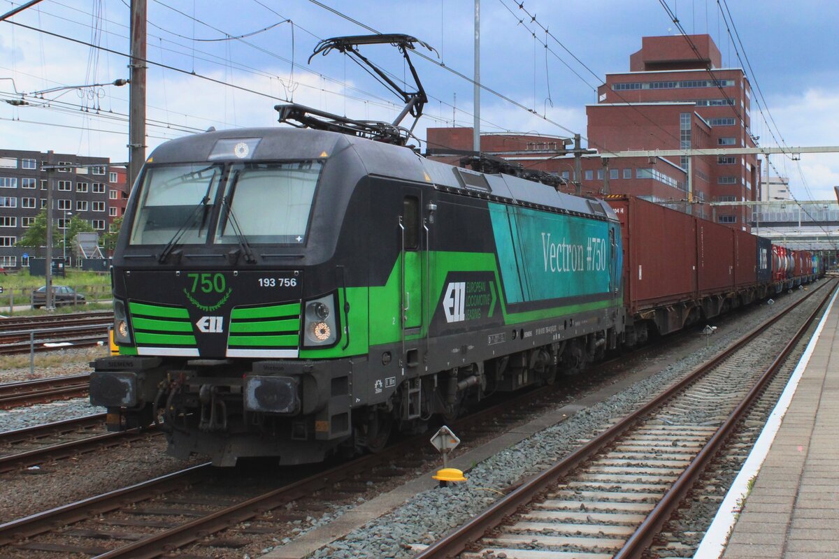 RTBC 193 756 ist mit der PCC KLV überrraschenderweise am 8 Juni 2024 in Amersfoort eingetroffen. Normalerweise fahren die PCC-KLVs von RTBC von Bad bentheim über Deventer, Arnhem und die Betuwelinie weiter nach Tilburg statt über Deventer, Apeldoorn und Amersfoort.