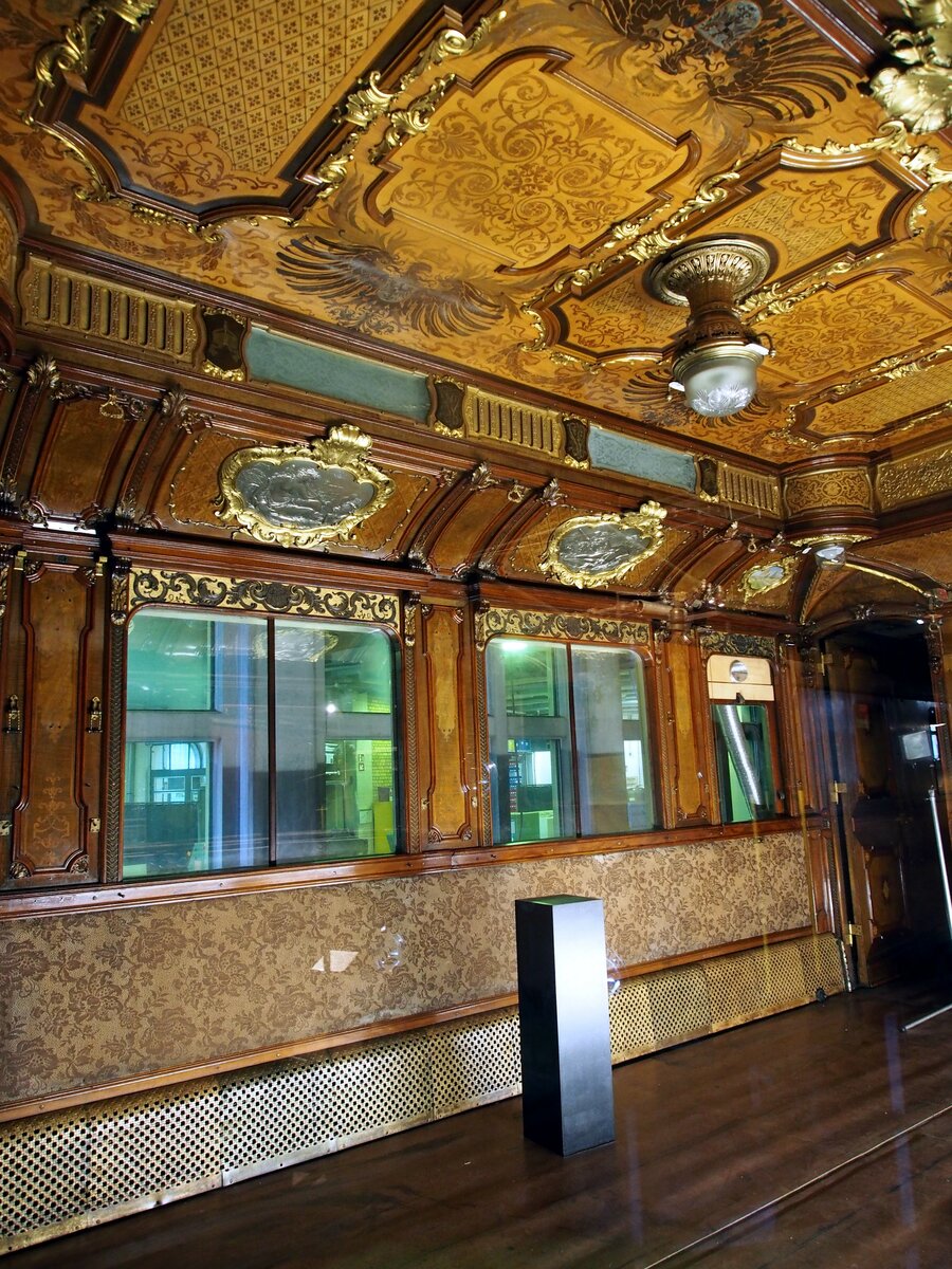 Salon vom Salonwagen Kaiser Wilhelm II im Deutschen Technik Museum Berlin am 06.10.2016.