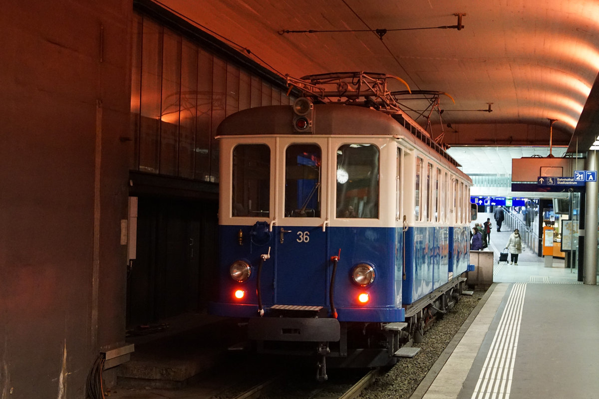 S'BLAUE BÄHNLI
Vom Regionalverkehr Bern Solothurn RBS
Impressionen der Sonderfahrt vom 8. Februar 2019.
Einfahrt in den Endbahnhof Bern auf Gleis 21.
Foto: Walter Ruetsch