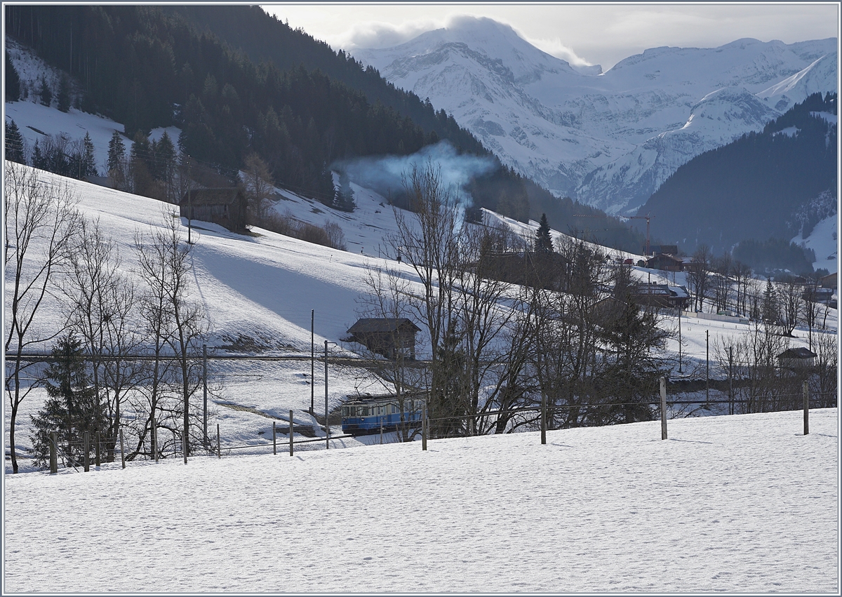 Schon fast ein Zugsuchbild: Der MOB ABDe 8/8 4002 VAUD auf der Fahrt Richtung Zweisimmen zwischen Gruben und Schönried. 

10. Jan. 2018
