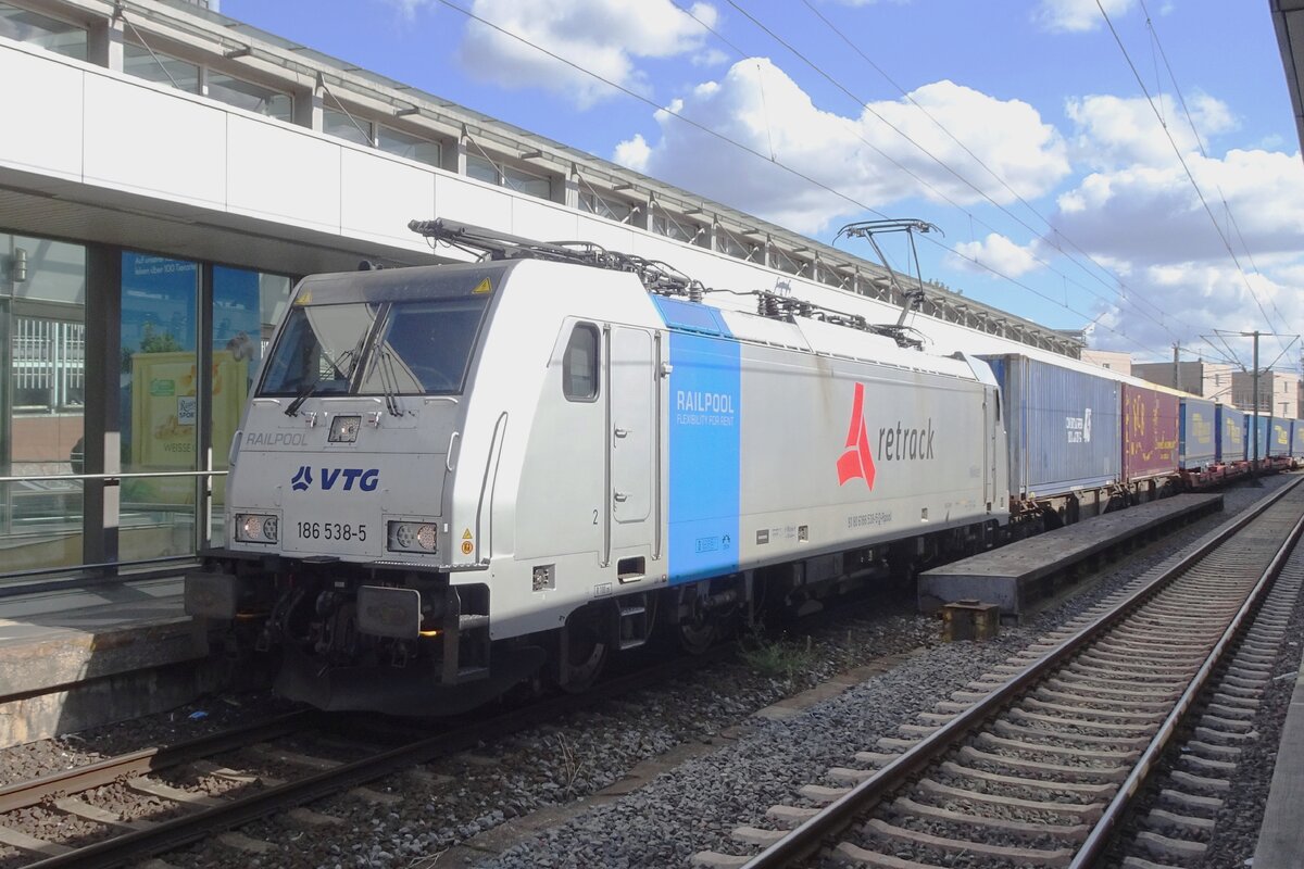 VTG/ReTrack 186 538 durchfahrt Hannover Hbf am 21 September 2022. Wegen bauarbeiten an die Strecke bei Nienburg wurden Guterzüge in September über Hannover Hbf statt Hannover-Linden umgeleitet.