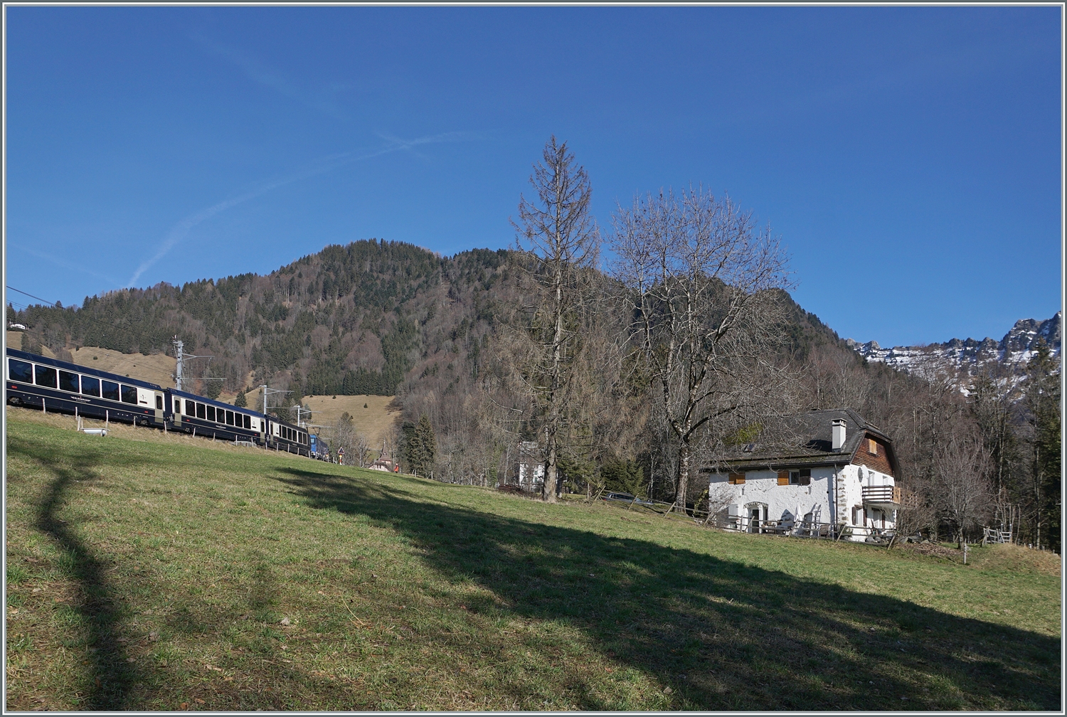 GoldenPass Express Impressionen bei Les Avants. 

28. Jan. 2024