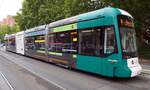 Stra�enbahn / Stadtverkehr; Potsdam;   Vario Nr.422 von Stadler Baujahr 2011 in Potsdam Hst Feuerbachstra�e am 30.08.2018.