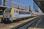 Am 10 Juni 2015 treft NMBS 1891 mit ein IC nach Oostende in Brussel Noord ein.