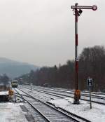 Als Ersatzverkehr f�r die Hellertalbahn f�hrt am 19.02.2013 (9:10 Uhr) der Dieseltriebwagen  VT/VS 51 (BR 628.4)  Daadetalbahn  der Westerwaldbahn (WEBA) , als RB 96 - Hellertalbahn