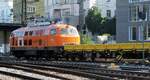 225 015-7 der BB Logistik mit Bauzug in Ulm am 31.08.2015.