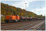   Die Northrail 275 020-6 eine Vossloh  G 1206 mit Seitenkippwagen der GBM Wiebe am 22.10.2013 beim Bahnhof Dillenburg, vermietet ist sie zurzeit an die HGB (Hessische Güterbahn GmbH, Buseck).