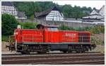 Die 294 680-4 (V90 remotorisiert), ex DB 290 680-8 ex DB 290 180-9, der DB Schenker Rail Deutschland AG ist am 18.08.2013 beim Bahnhof Finnentrop abgestellt.