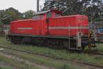 Am grauen 21 September 2025 kann vom offenbarer Weg Emsländische Eisenbahn 295 003 in Celle fotografiert werden.