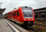 Der Dieseltriebwagen mit Neigetechnik 612 482 / 612 982 (95 80 0612 482-9 D-DB / 95 80 0612 982-8 D-DB), ein Bombardier  RegioSwinger  der DB Regio Bayern, hat als RE 35